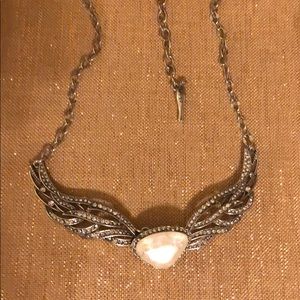 Chloe + Isabel Silverwing collar necklace